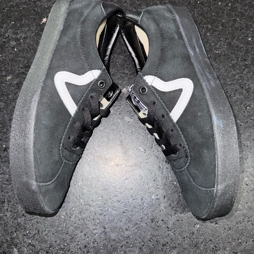 NEW VANS BLACK SUEDE & LEATHER Sport Low Shoe SNEAKER SZ M 7 W 8.5
BRAND NEW - Picture 9 of 14